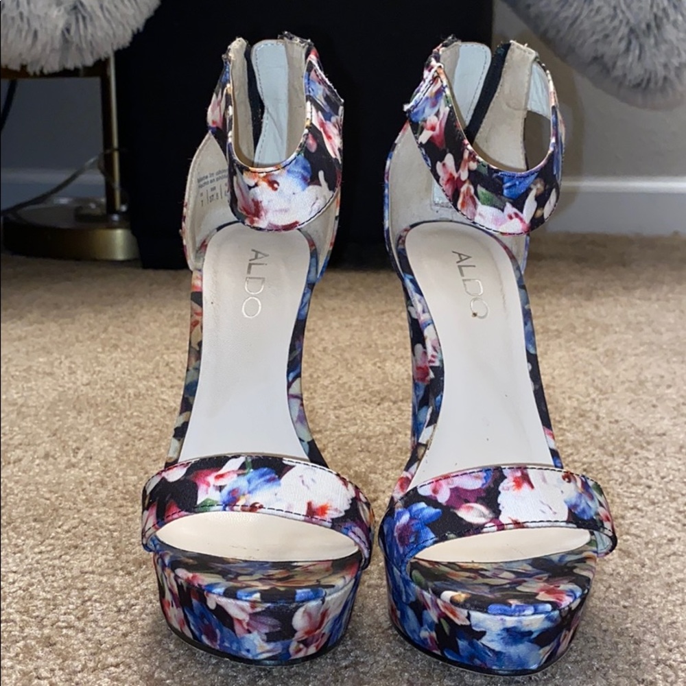 ALDO PUMPS - Picture 2 of 4